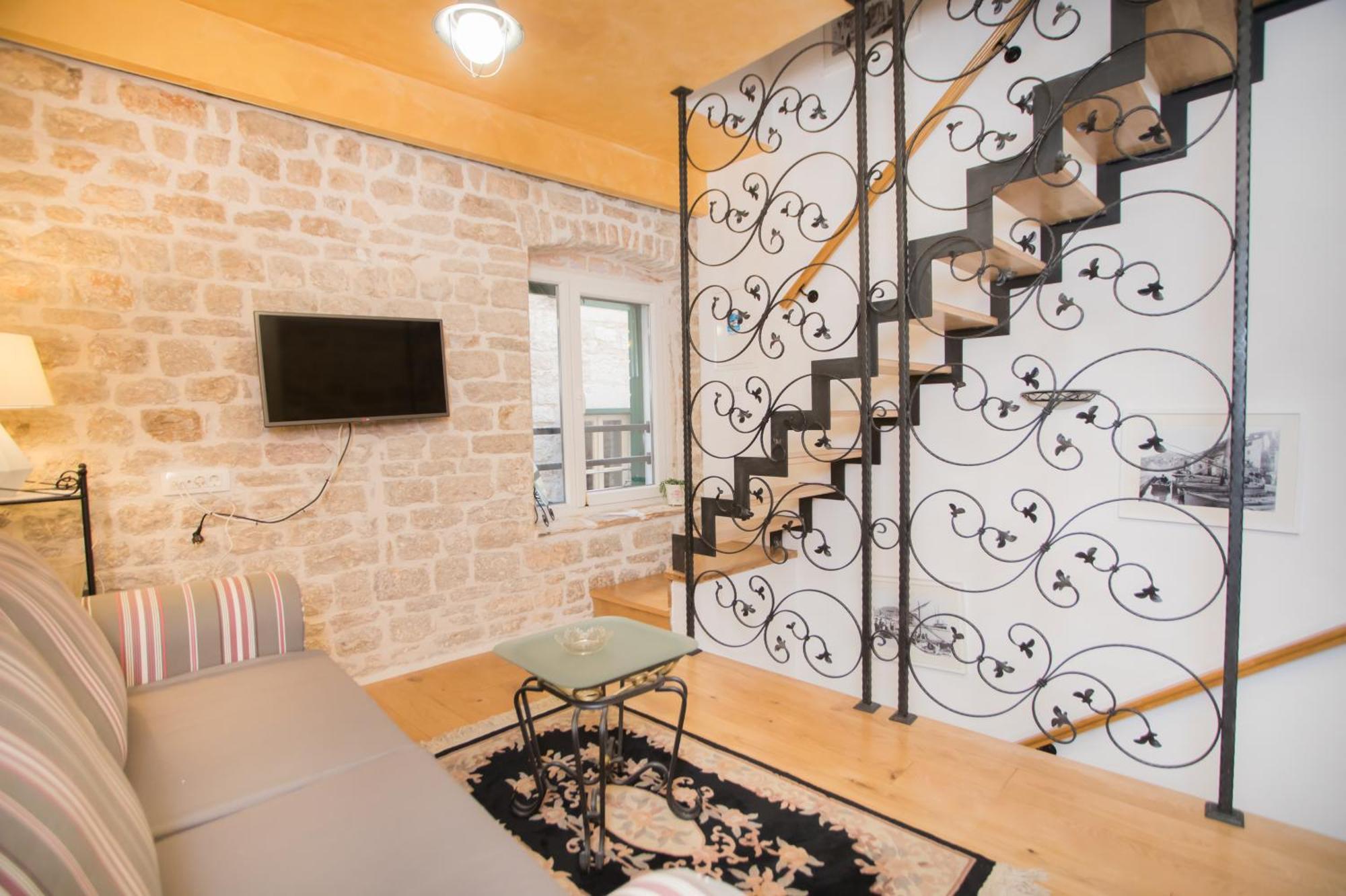 Apartments Nove Crkve 시베니크 외부 사진