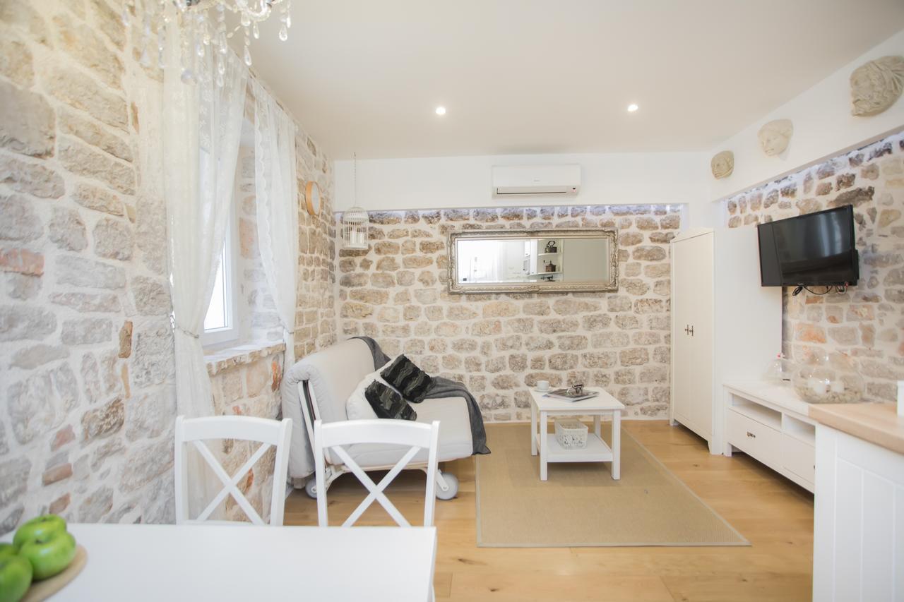 Apartments Nove Crkve 시베니크 외부 사진